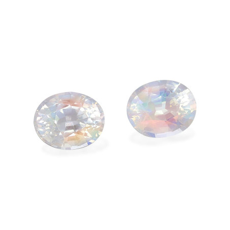 rainbow moonstone الحجم بيضاوي  6.18 