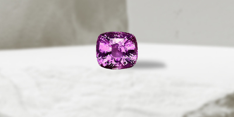 Violetter Saphir