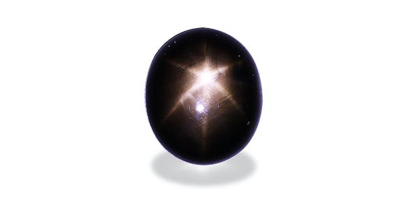 Saphir étoilé noir