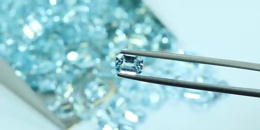 Explore the exclusive aquamarine collection of the Celinni Aquamarine jewelry from the Celinni, symbol of tranquility and elegance