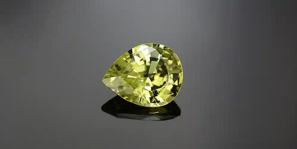 Bijou en chrysoberyl de la Maison Celinni, une pierre durable aux nuances captivantes du jaune au vert