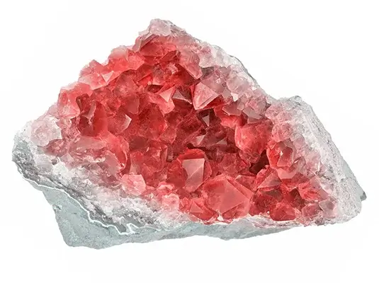 Entdecken Sie die energetische Kraft des Rubins auf die Chakren bei Celinni