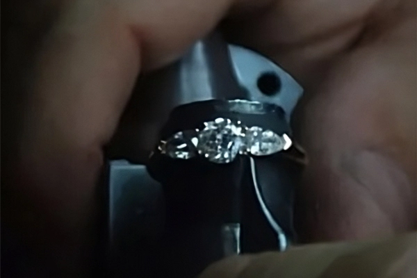 Engagement ring certificate 2025