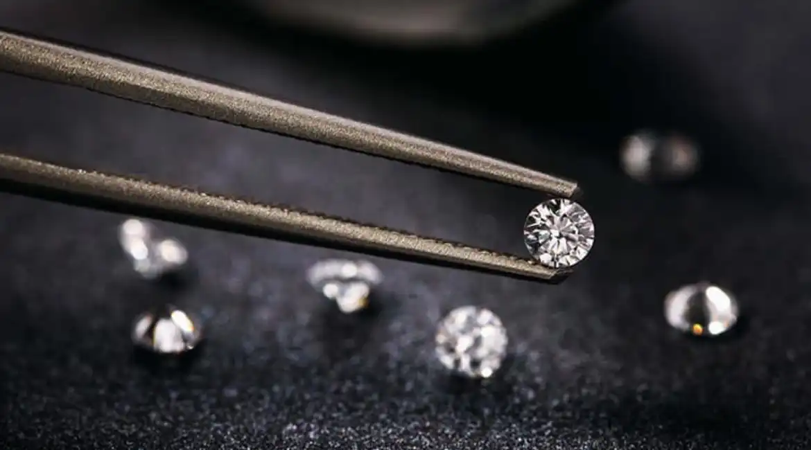 High jewelry quality round diamonds