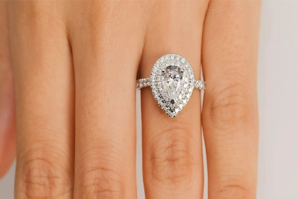 Have some knowledge of gemology