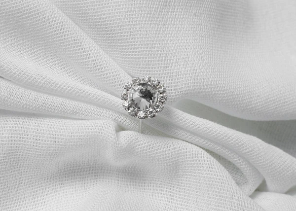 Local associations of precious stones or diamonds