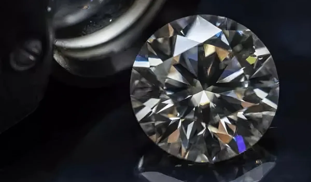 The size of the diamond