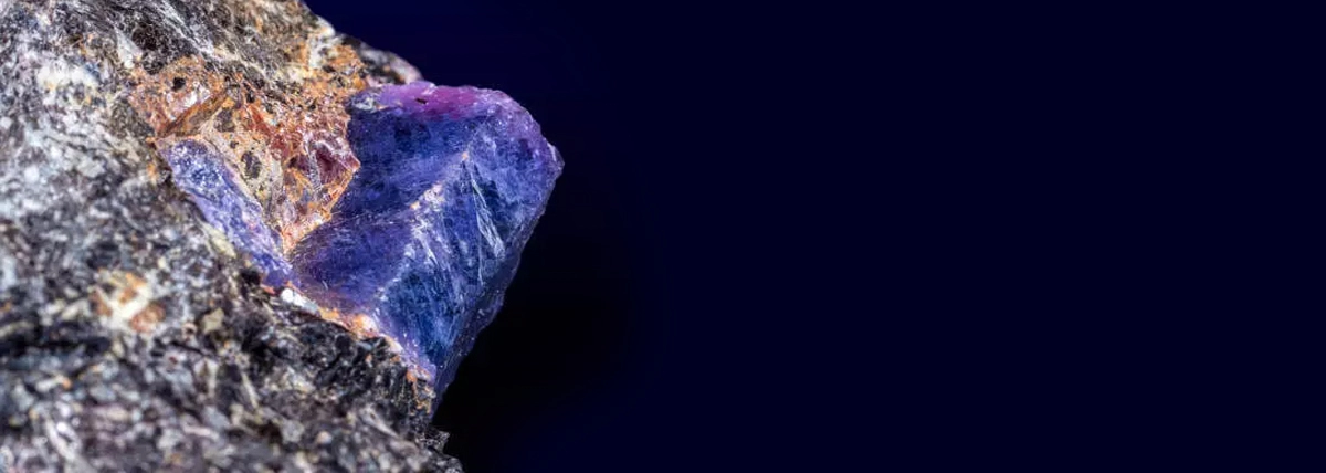 How to choose a high-quality sapphire?