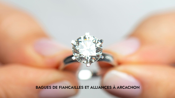 Engagement ring and diamond wedding bands Arcachon