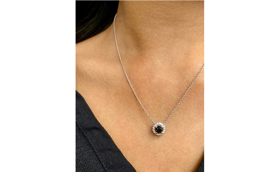 Custom diamond and precious stone pendant in Toulouse