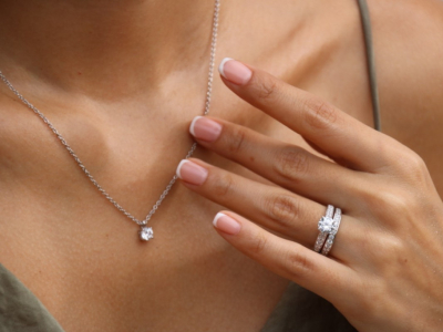 Quels sont les 5 types de sertis pour une bague de fiançailles ?