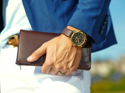 L'art d'offrir : comment associer bijoux et montre de luxe pour un cadeau d'exception